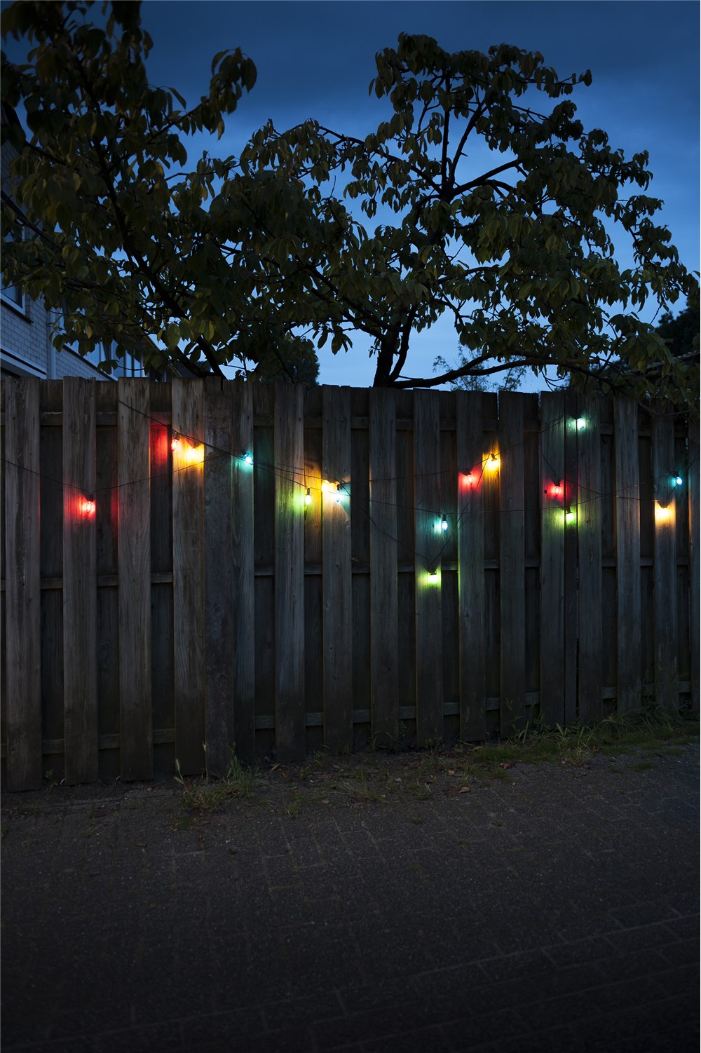 Vonkajšia ledková spájateľná reťaz ŠIŠKA FILAMENT farebná 20xLED/20V/0,2W, 14m, čierna kabeláž+transformátor