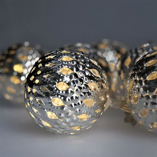 Reťaz strieborné kovové guličky 10LED teplá biela 1m, na batérie