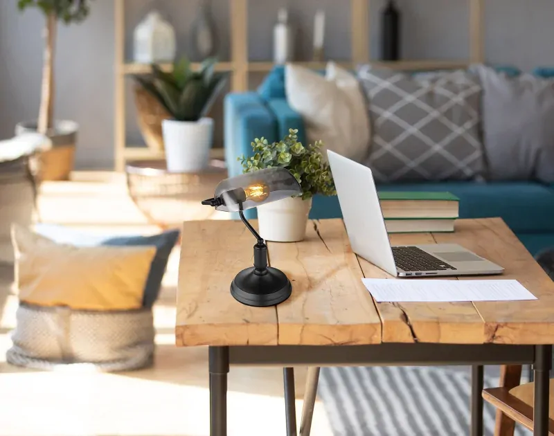 ANTIQUE stolná lampa čierna/dymové sklo 1xE27/60W