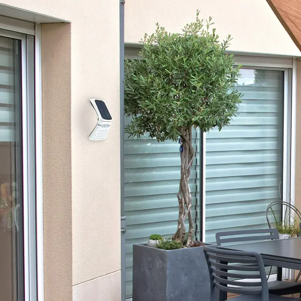 Rogova nástenné solárne led svietidlo biele stmievateľné so senzorom 4W/4000K/330lm IP44