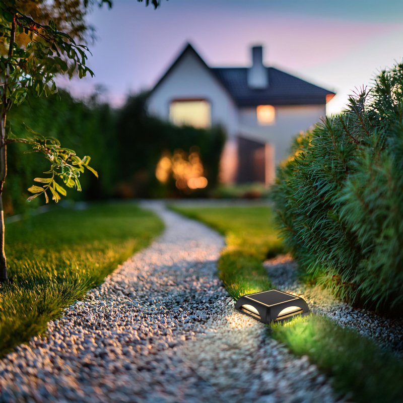 Solárne svietidlo štvorcové čierne na stenu/do zeme LED 1,2W/3,7V/3000K IP65