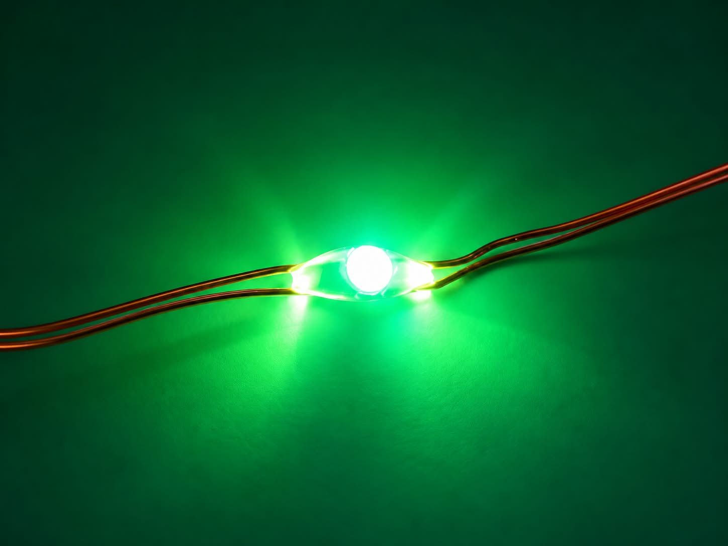 MICRO LED svietiaci reťazec 30 LED farebné s časovačom, 2,9m, na batérie, IP20