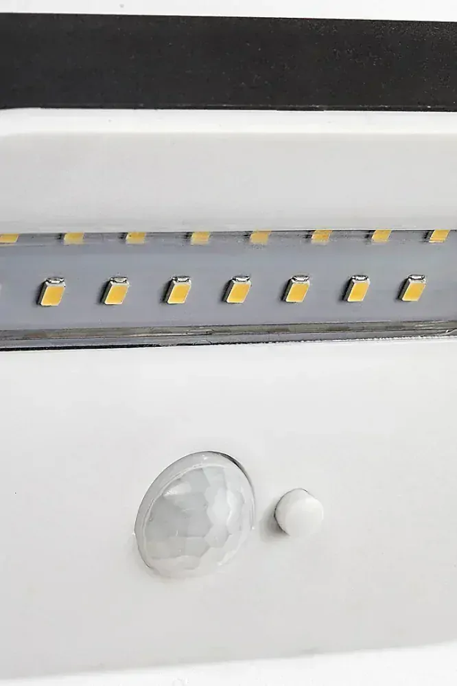 Brezno nástenné solárne led svietidlo čierne so senzorom 3,2W/4000K/145lm IP44