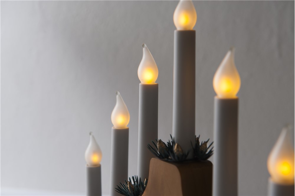 Adventný svietnik drevený DUBOVÝ s LED ťahanými žiarovkami imitácia plameňa 7x34V/0,2W