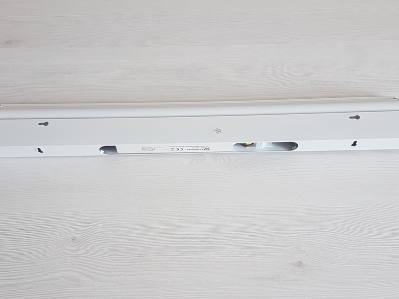 LED svietidlo pod linku výklopné biele 42SMD/10W/4100K/58,4 cm