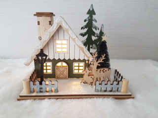 Svietiaca drevená chalúpka a lesná zver 2LED teplá biela, na batérie