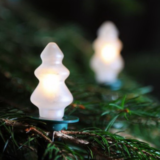 Vianočná reťaz STROMČEK biely matný 12x20V, 7,7m