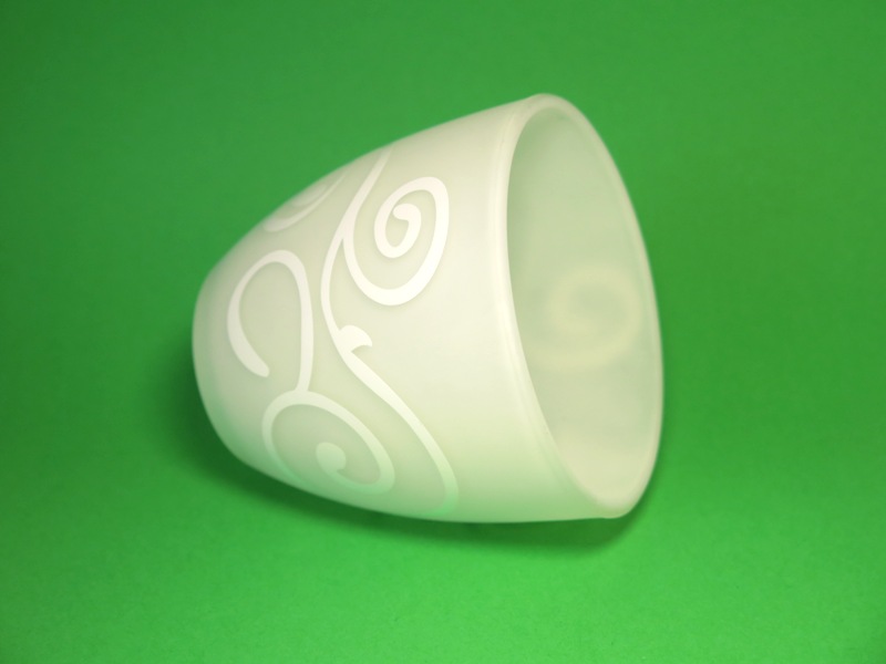 Náhradné sklenené tienidlo HARMONY LUX malé biele matné so vzorom, otvor pre objímku E14 (30mm) priemer tienidla: 7,5cm 