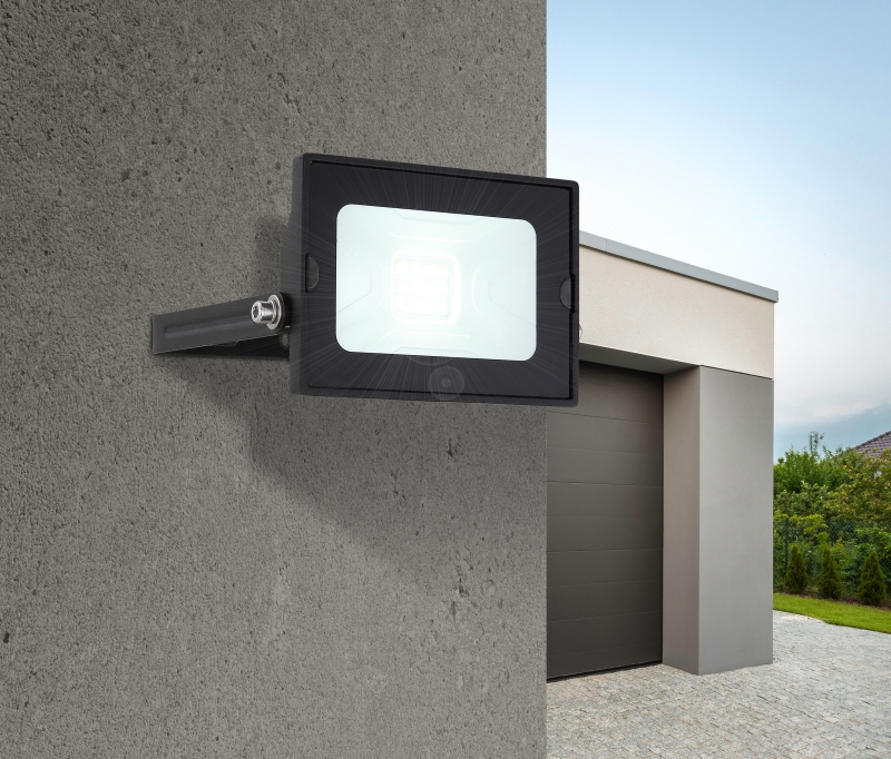 HELGA ledkový reflektor čierny 10W/6000K IP65