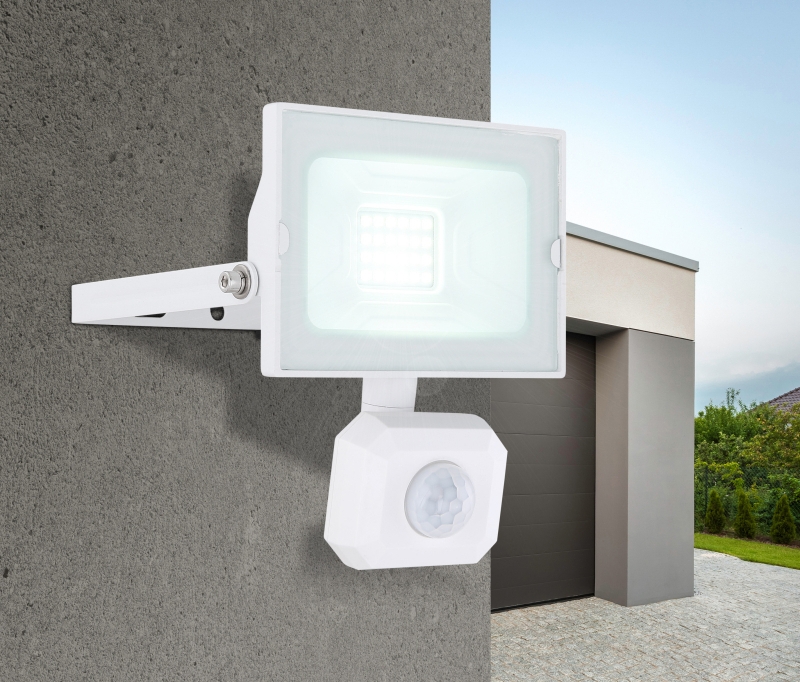 HELGA ledkový reflektor biely so senzorom 20W/6000K IP44