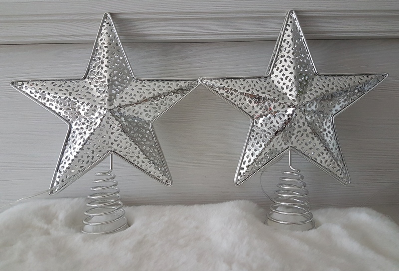 Kovová svietiaca hviezda na vrchol stromčeka 15LED studená biela, s časovačom, na batérie