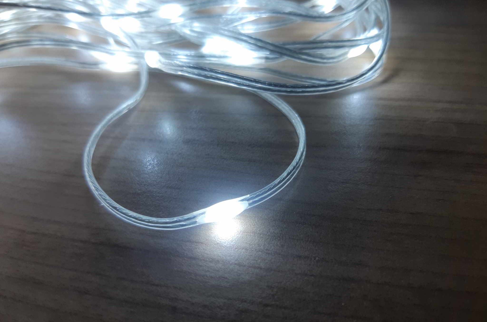 Vonkajší svetelný záves 200ks DOT LED studená biela 2x2m, 8 režimov svietenia + časovač