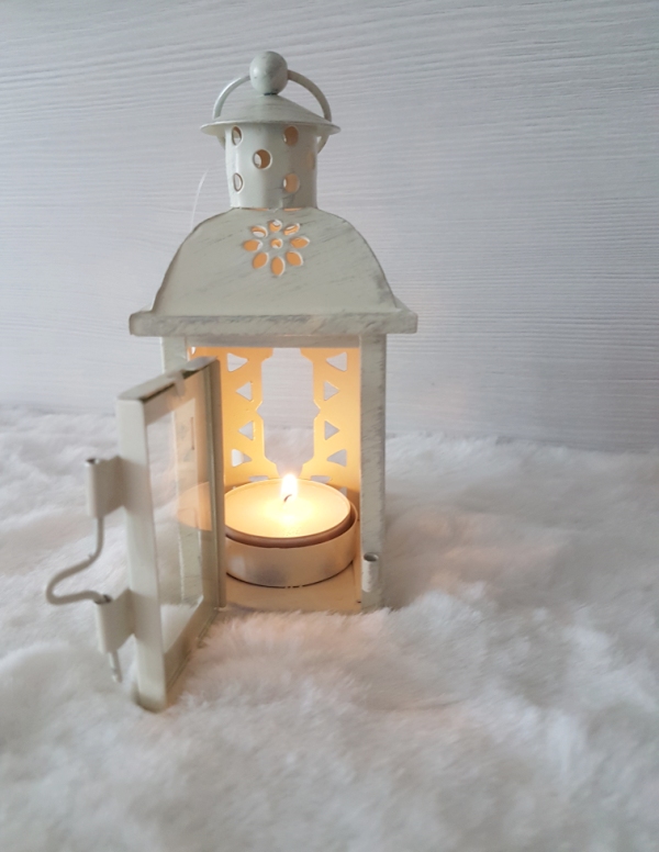 Kovový lampášik na čajovú sviečku bielo-strieborný, 14x6,5x6,5cm 