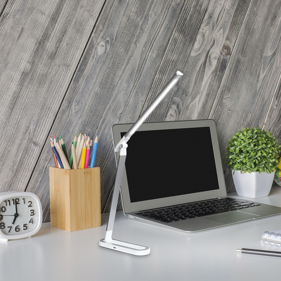 MISHA dotyková stmievateľná stolná led lampa biela/strieborná 7W/4000K + USB port