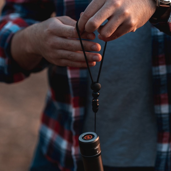 Led baterka NEBO NEWTON™ 1000 vodotesná IP67, 1000lm/2h/145m