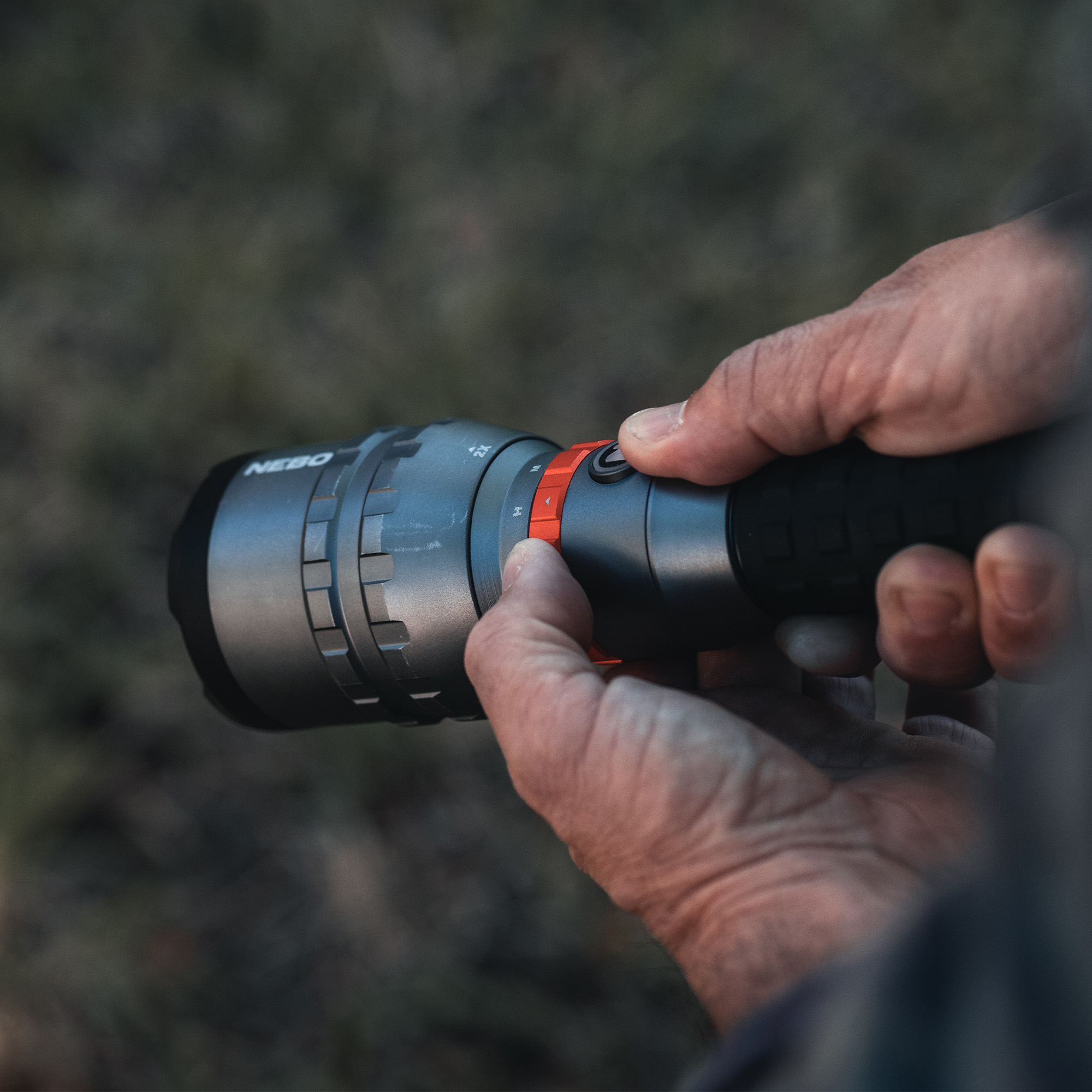 Led baterka NEBO DAVINCI 12000 RC Mag Dial vodotesná, prachotesná IP67, 7000lm/2h/164m