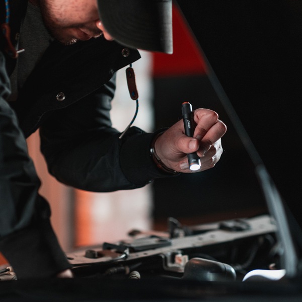 Led baterka NEBO COLUMBO™ 100 vodotesná IP67, 100lm/1,5h/56m