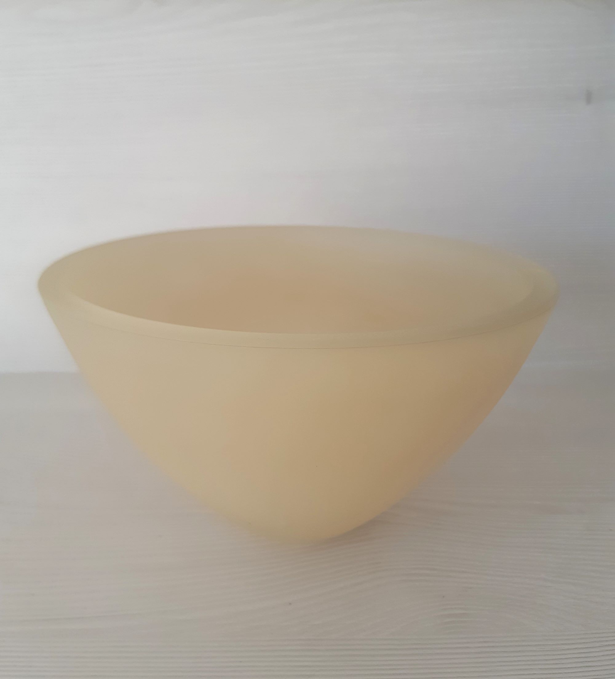 Sklenené tienidlo Regina krémové montážny otvor 3,2cm, priemer: 16,5cm