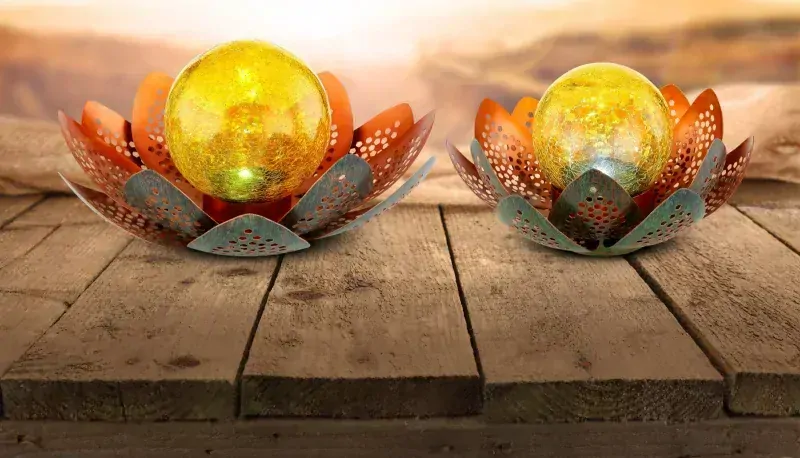 Solárne svietidlo lotosový kvet so svietiacou guľou 1xLED/3,2V/6500K, priemer 22cm, IP44