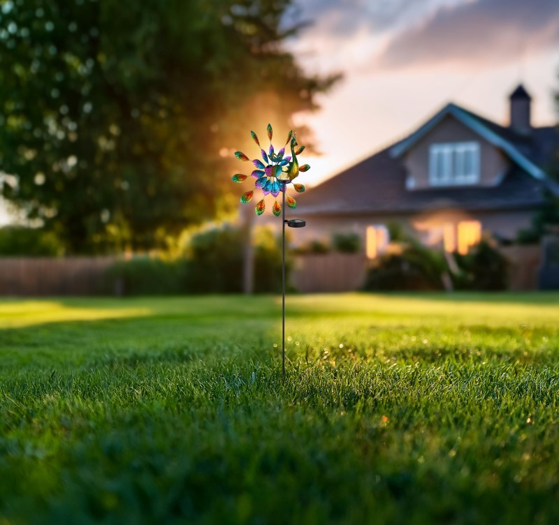 Solárne zapichávacie led svietidlo PÁV veterné koleso mat.čierna +viacfarebná LED 3V/3000K IP44, výška: 120cm
