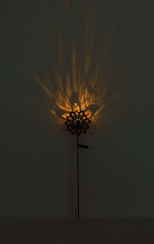 Solárne zapichávacie led svietidlo veterné koleso zlatá patina +modrá LED 3,2V/3000K IP44, výška: 92cm